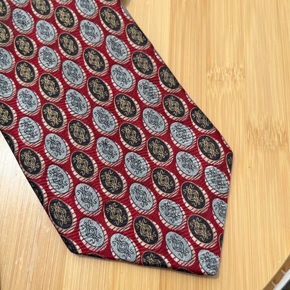 Vintage Salem Red, Silver, Gold Patterned 100% Silk 90s Retro 3.75" x 63" USA - Picture 2 of 6